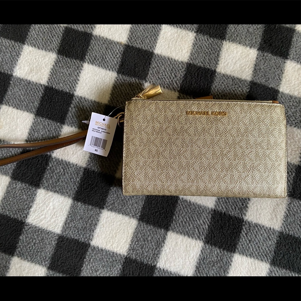Micheal Kors Wristlet